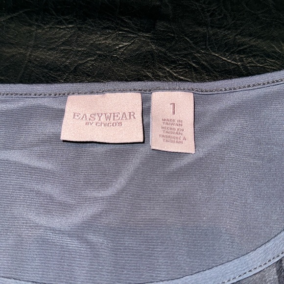 Chico's 3/4 sleeve top, Size 1/Medium, EUC - Picture 4 of 9